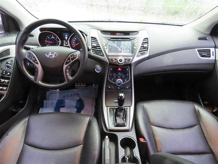 Hyundai Avante — photo 08