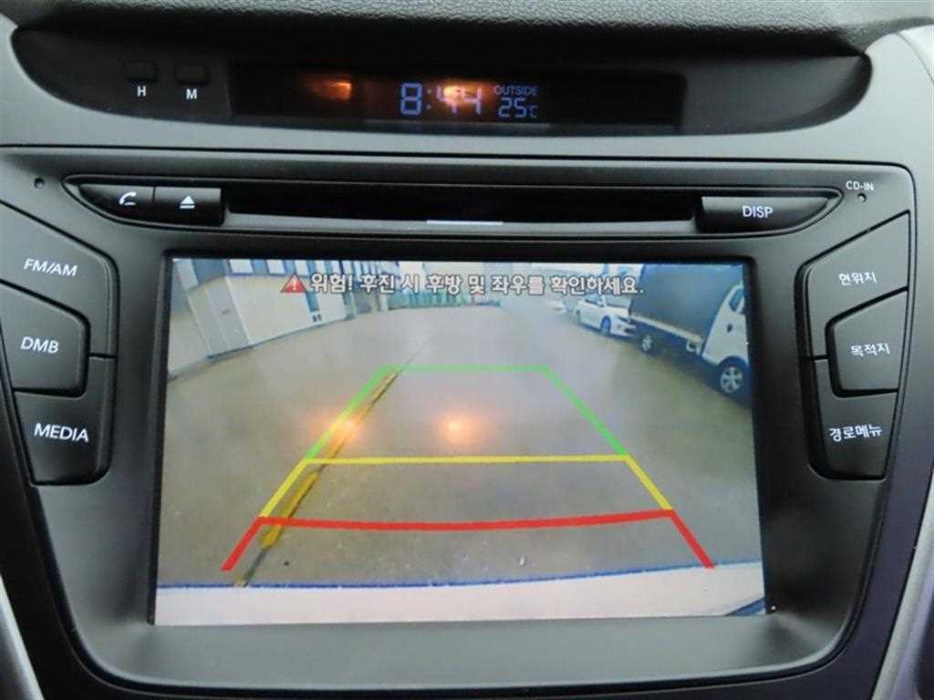 Hyundai Avante — photo 13