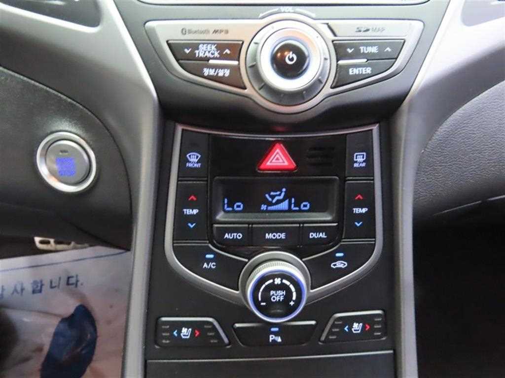 Hyundai Avante — photo 14