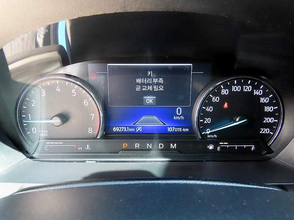 Ford Explorer — photo 09