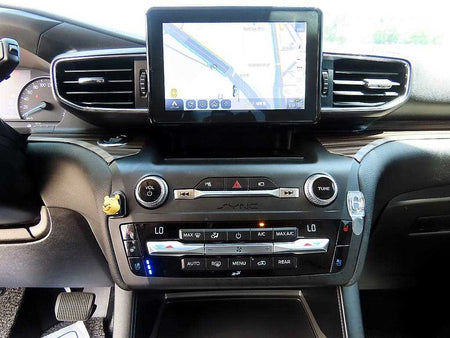 Ford Explorer — photo 12