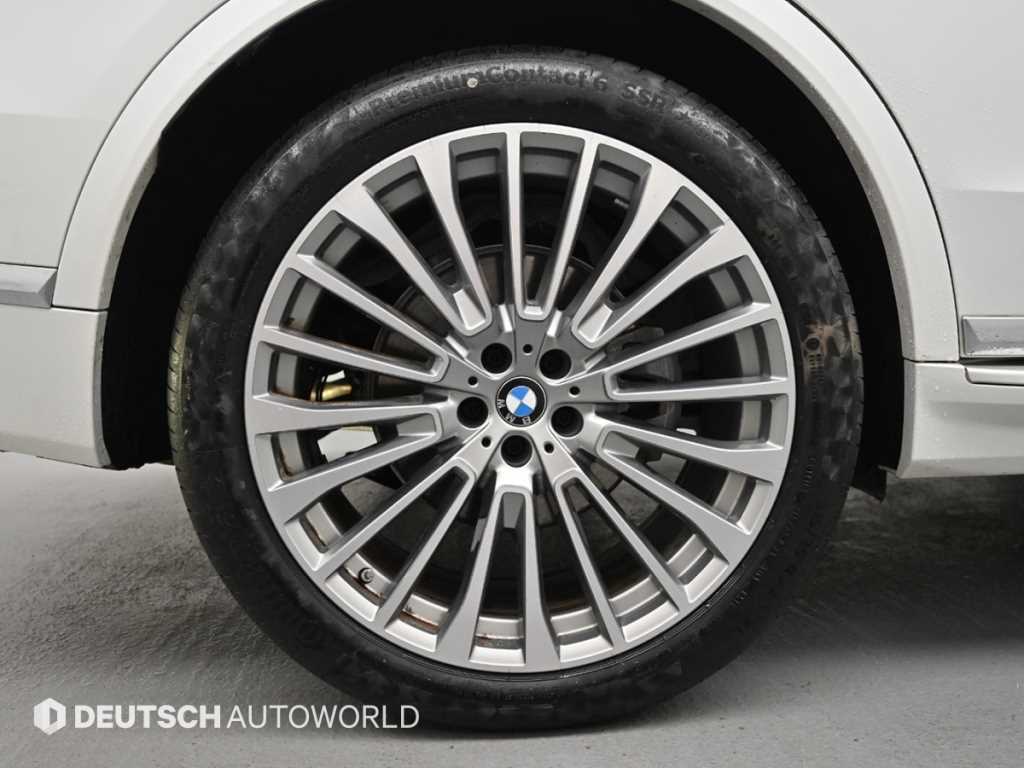 BMW X7 — photo 05