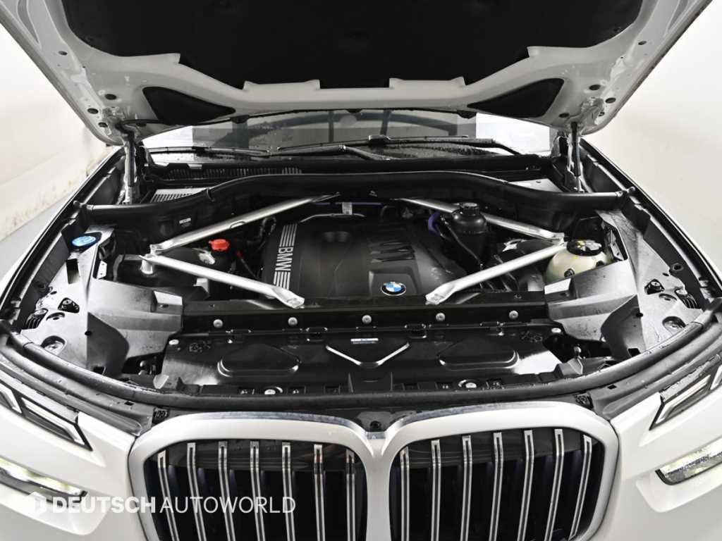 BMW X7 — photo 06