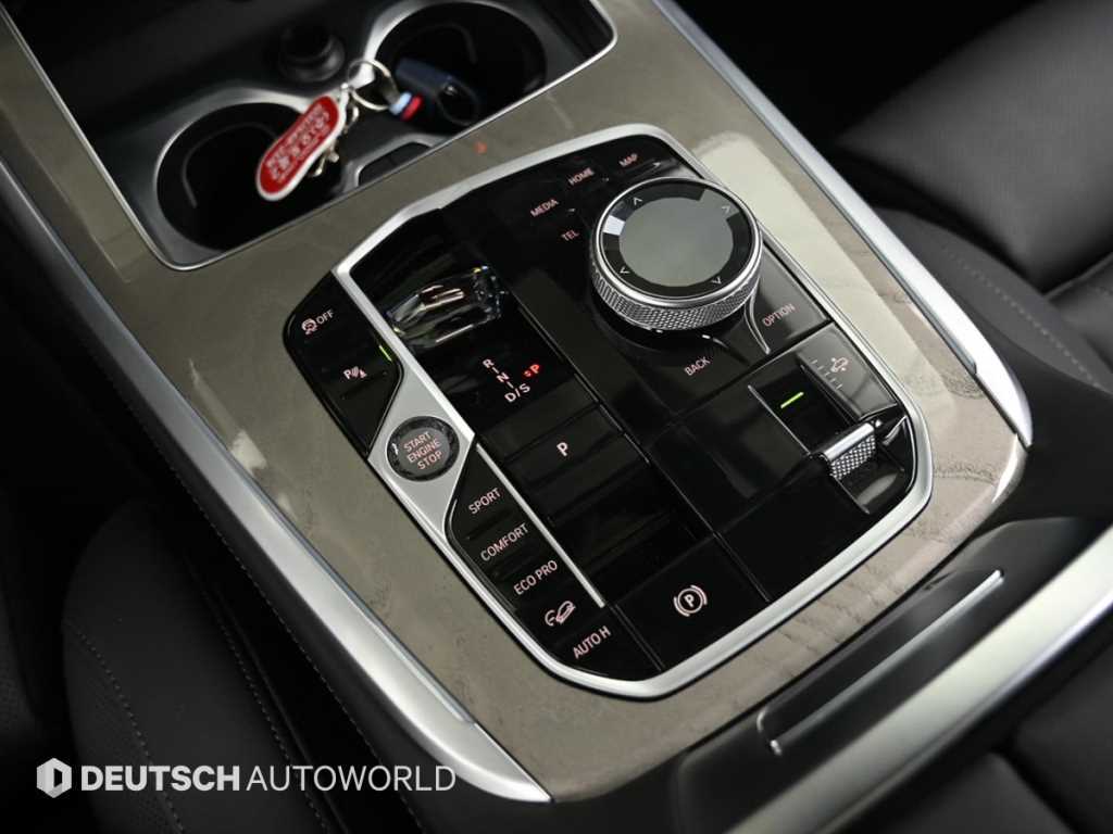 BMW X7 — photo 09