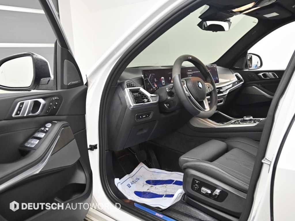 BMW X7 — photo 11
