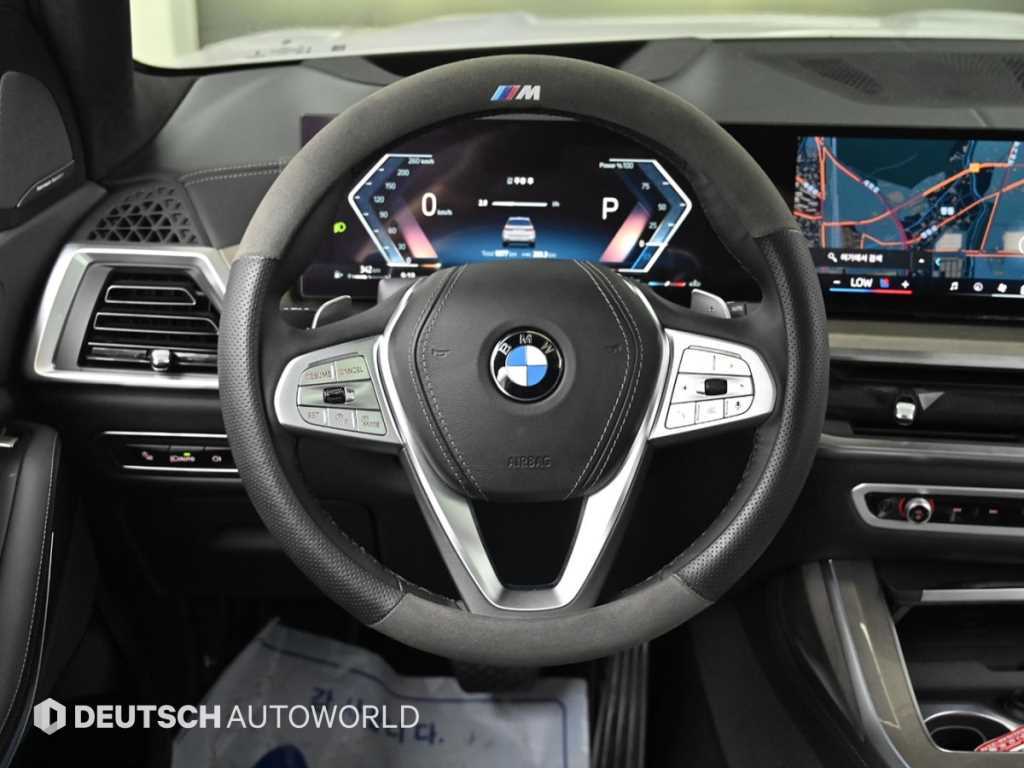 BMW X7 — photo 13