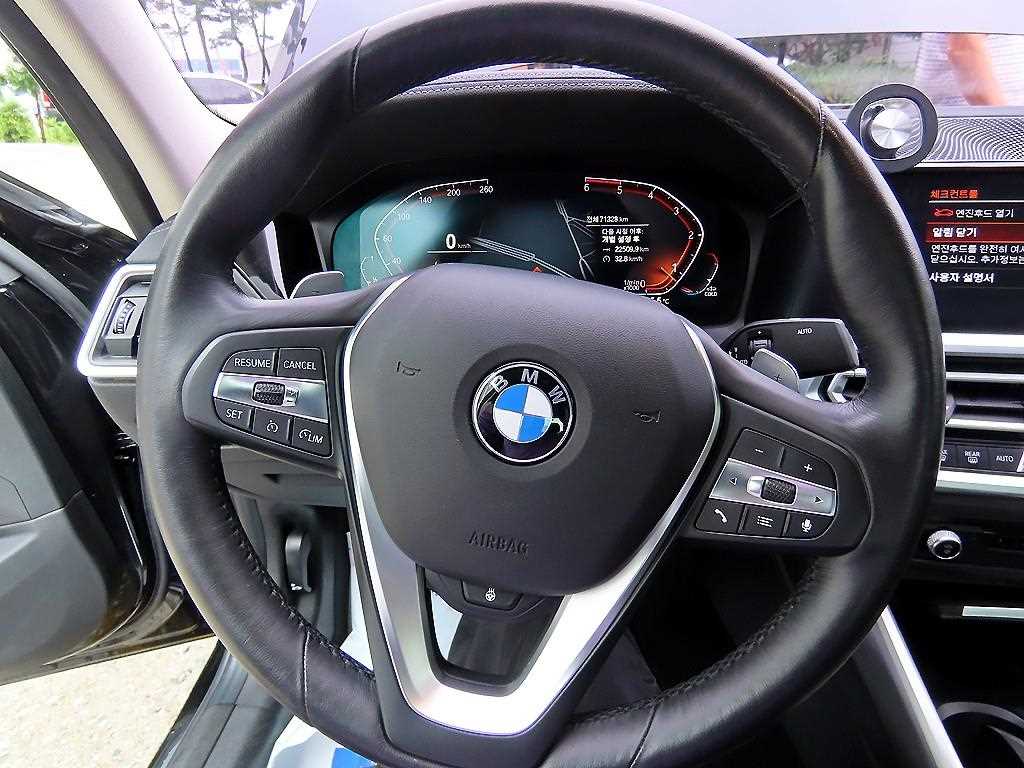 BMW 3-Series — photo 08