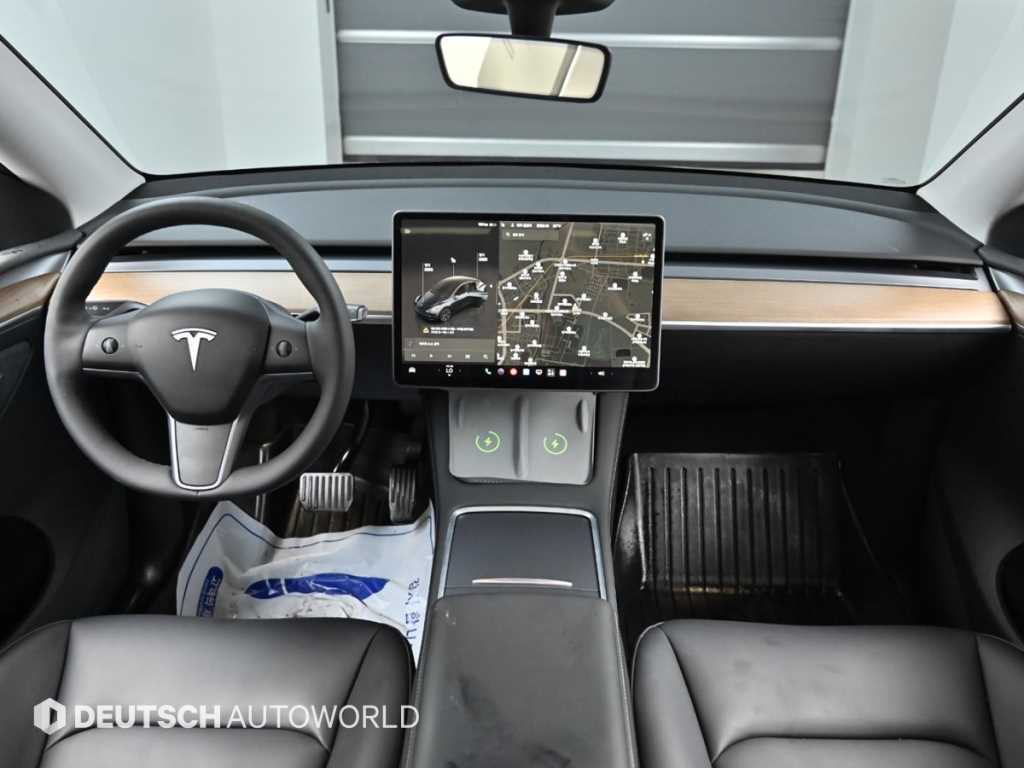 Tesla Model Y — photo 07