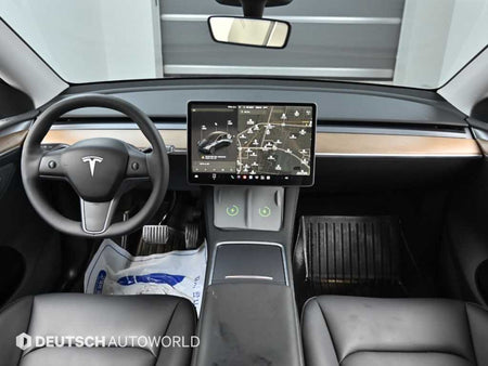 Tesla Model Y — photo 07