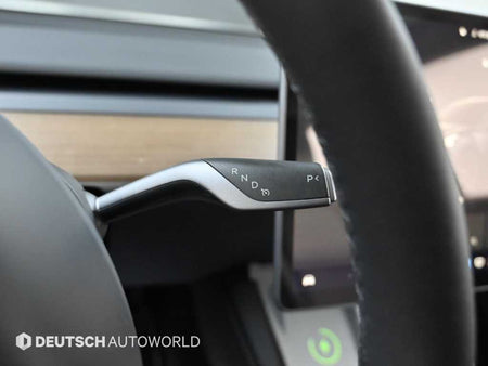 Tesla Model Y — photo 09