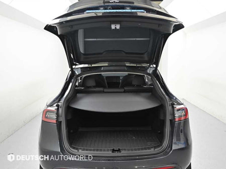 Tesla Model Y — photo 19