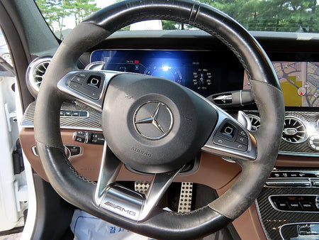 Mercedes-Benz E-Class — photo 08