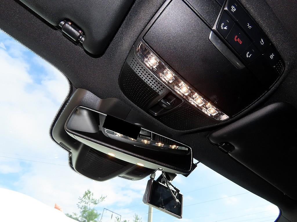 Mercedes-Benz E-Class — photo 14
