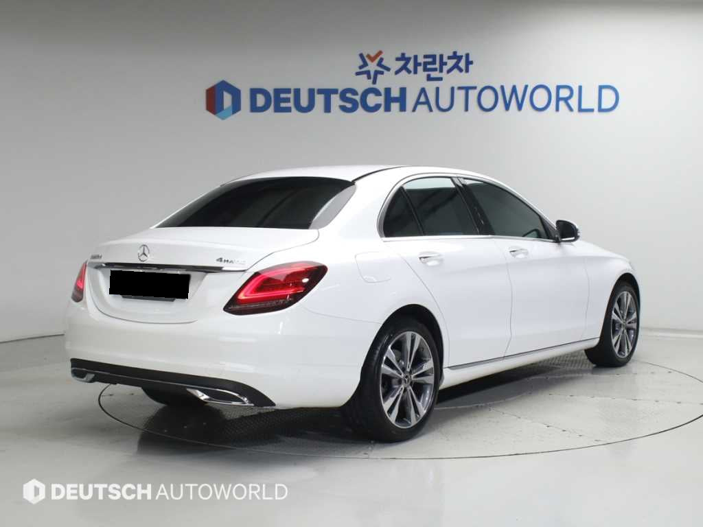 Mercedes-Benz C-Class — photo 02