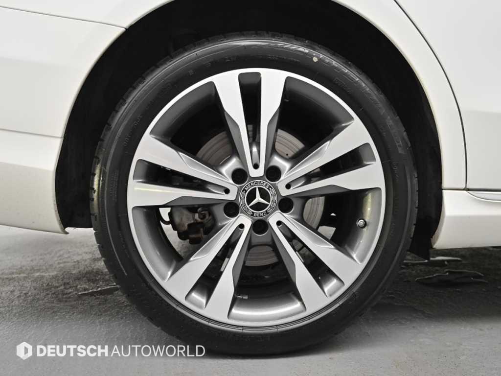 Mercedes-Benz C-Class — photo 05