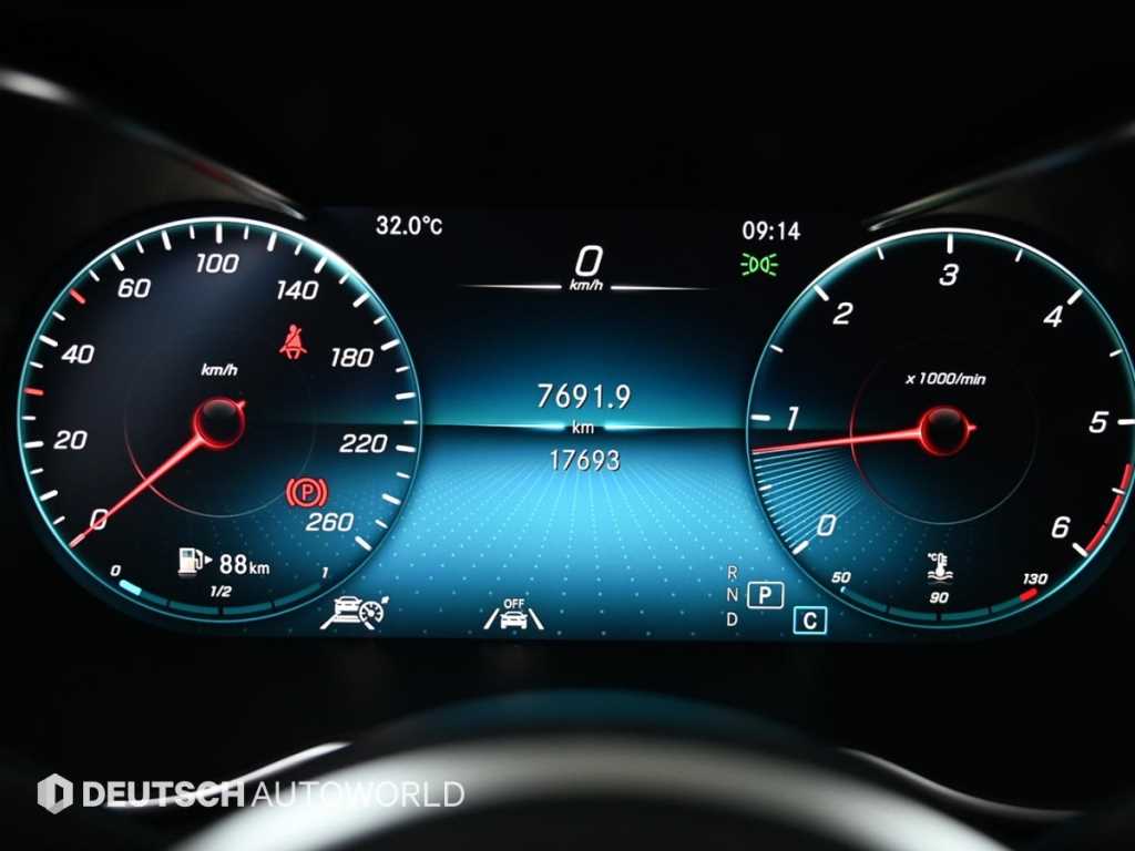 Mercedes-Benz C-Class — photo 08