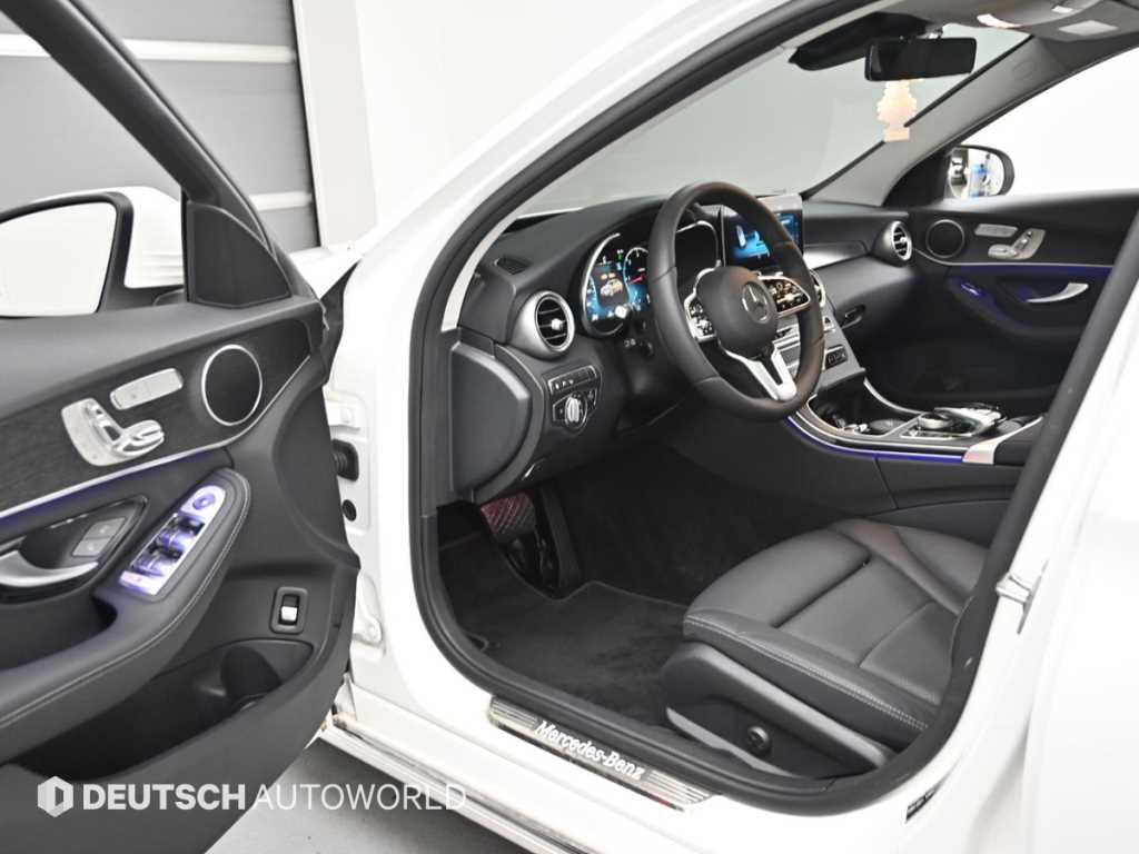 Mercedes-Benz C-Class — photo 11