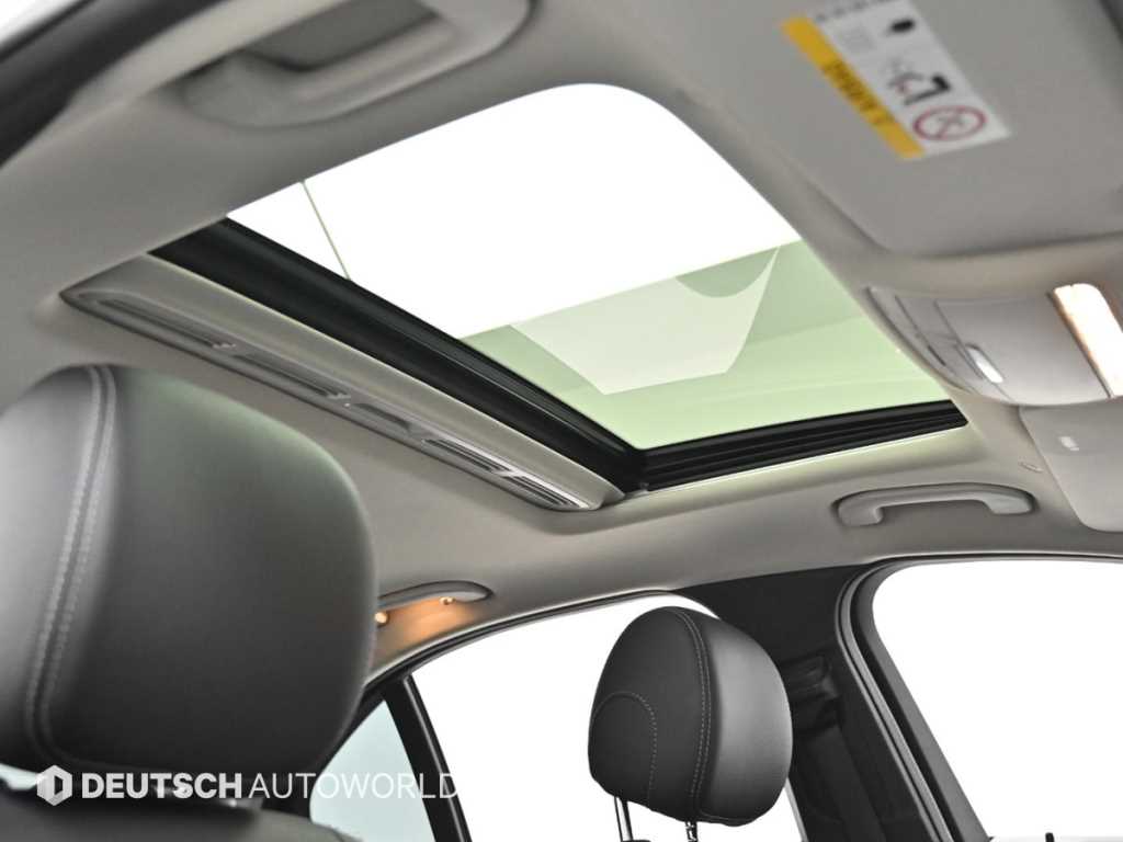 Mercedes-Benz C-Class — photo 18