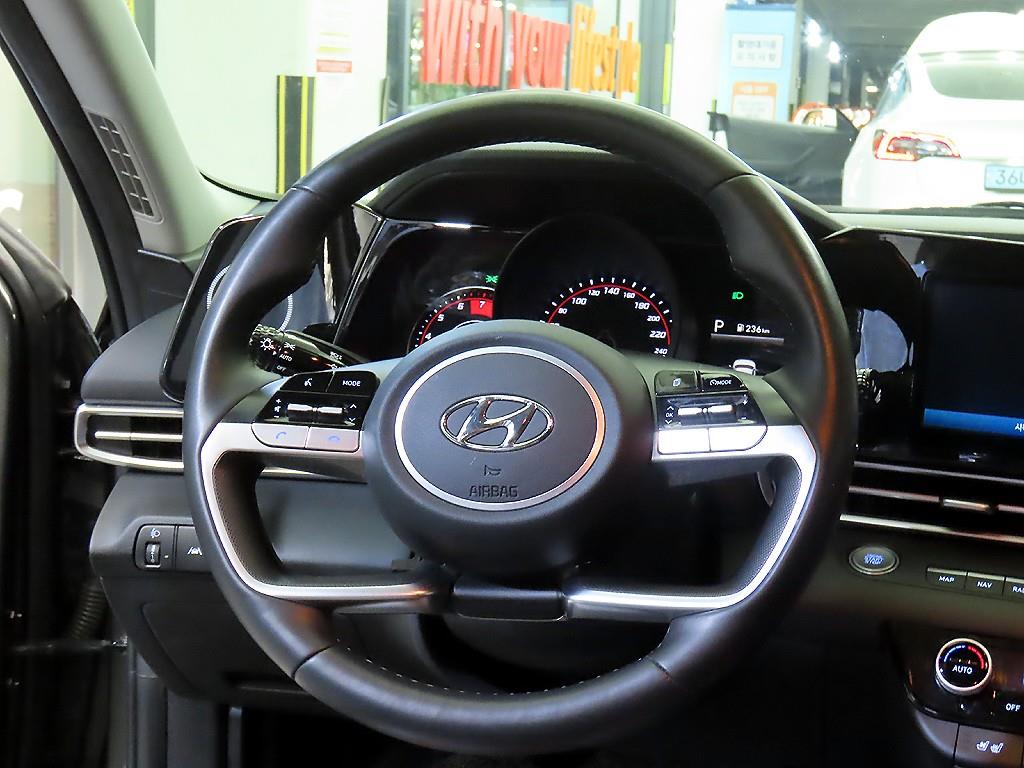 Hyundai Avante — photo 08
