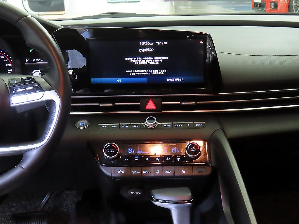 Hyundai Avante — photo 11