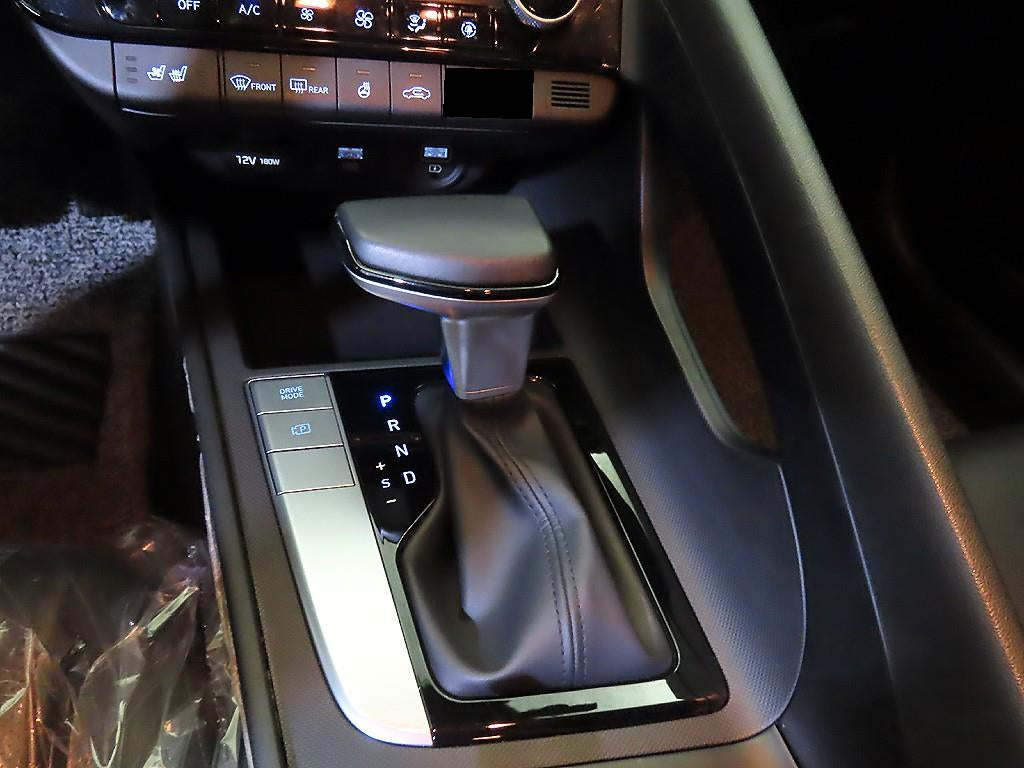 Hyundai Avante — photo 12