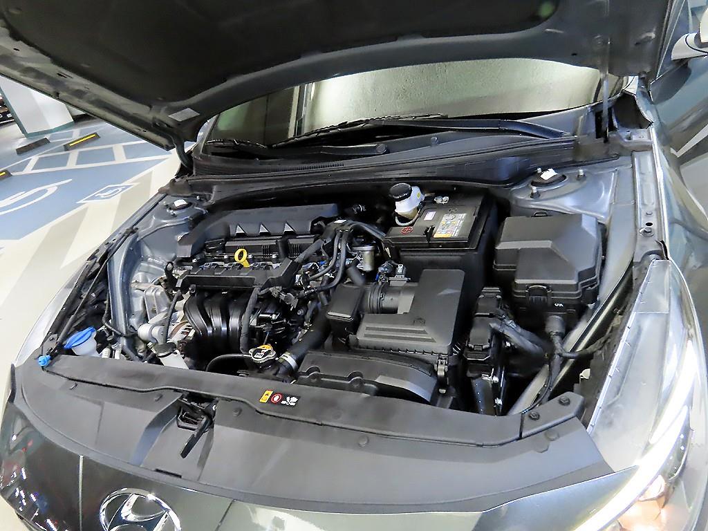 Hyundai Avante — photo 17