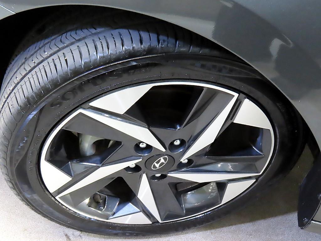 Hyundai Avante — photo 18