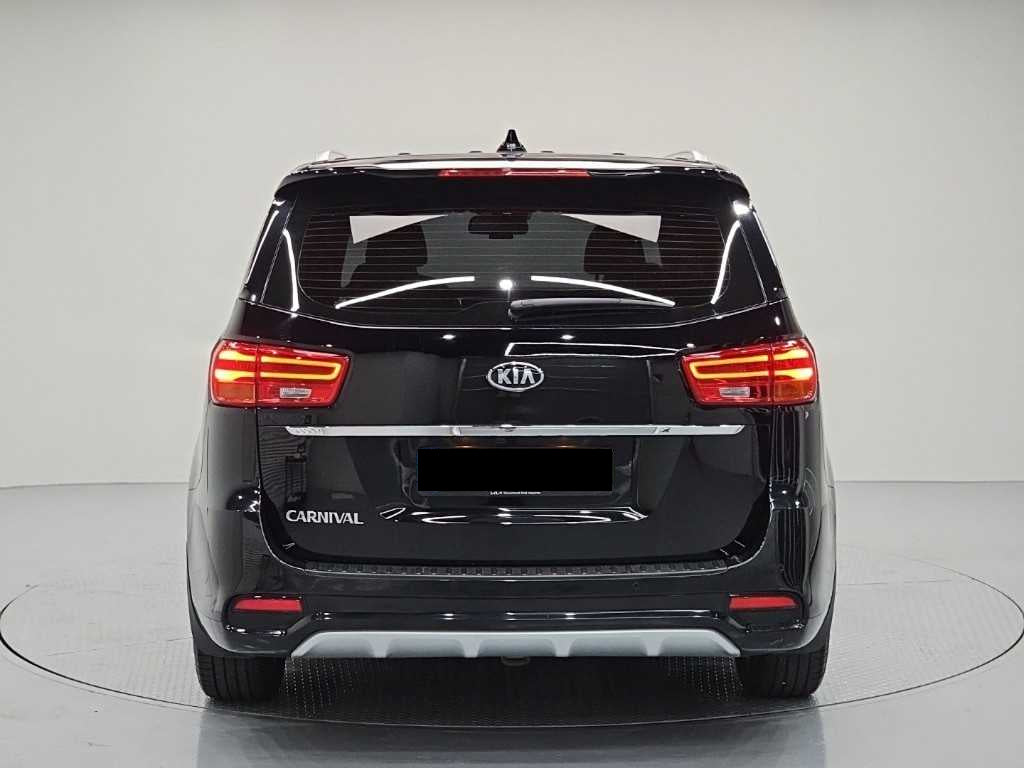 Kia Carnival — photo 03