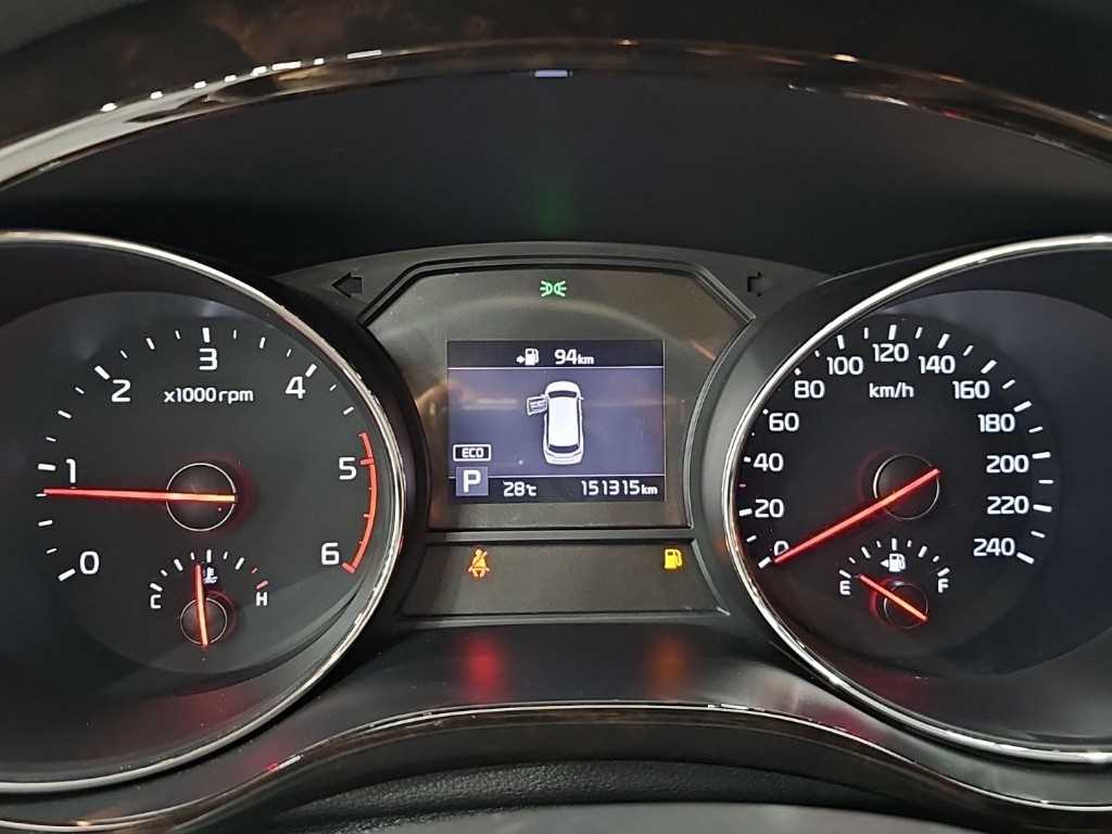 Kia Carnival — photo 06