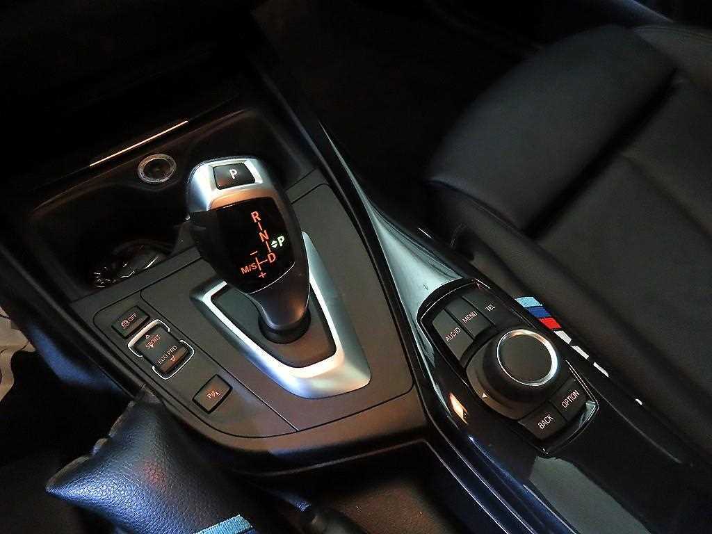 BMW 1-Series — photo 12