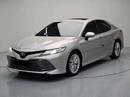 Toyota Camry — photo 01