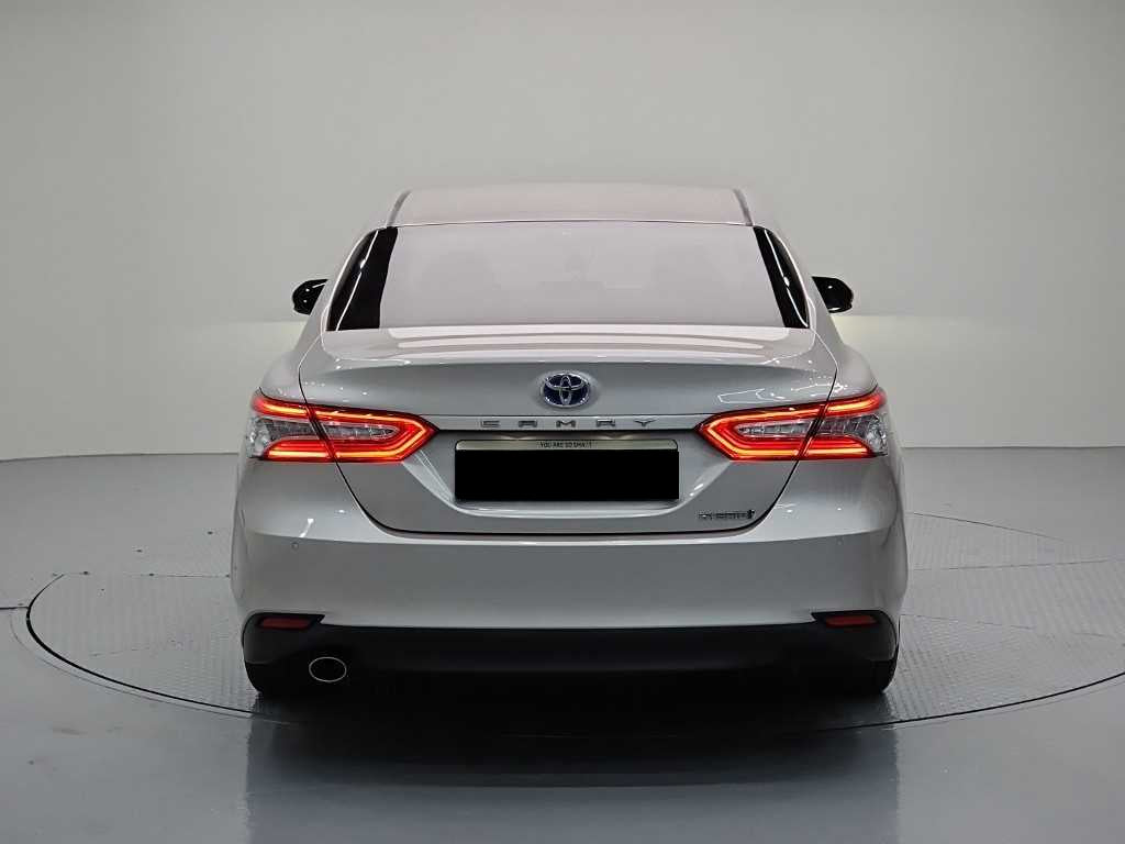 Toyota Camry — photo 03