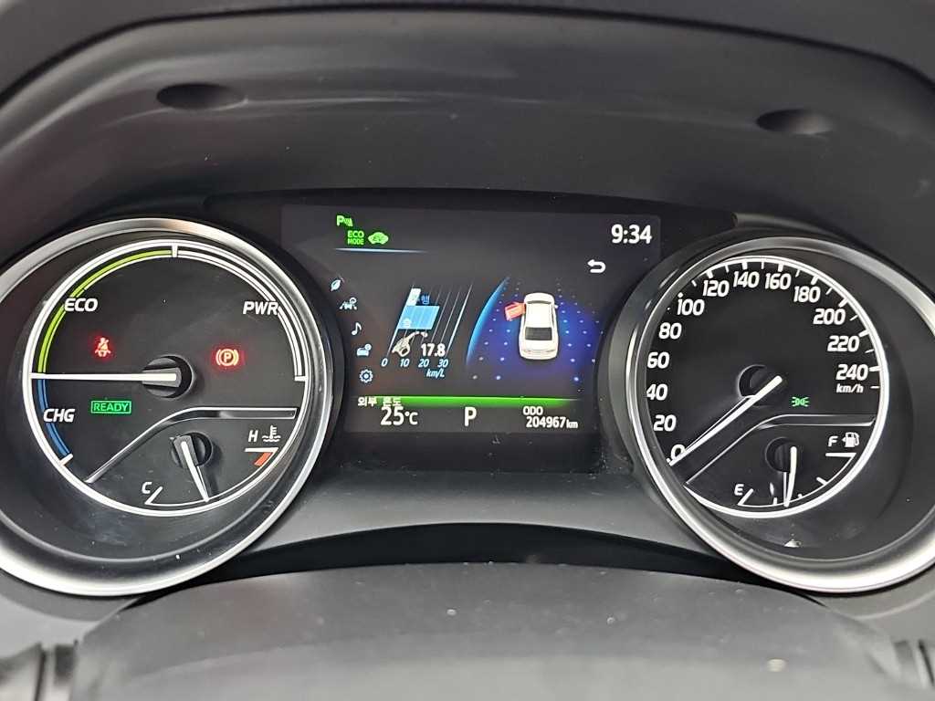 Toyota Camry — photo 06