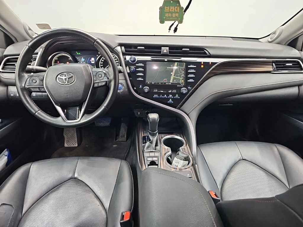 Toyota Camry — photo 07