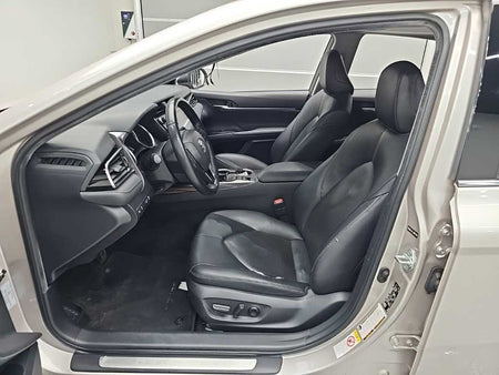 Toyota Camry — photo 11