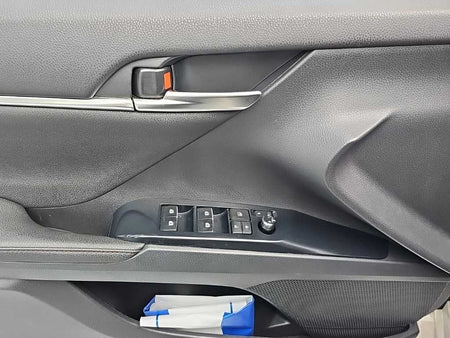 Toyota Camry — photo 16