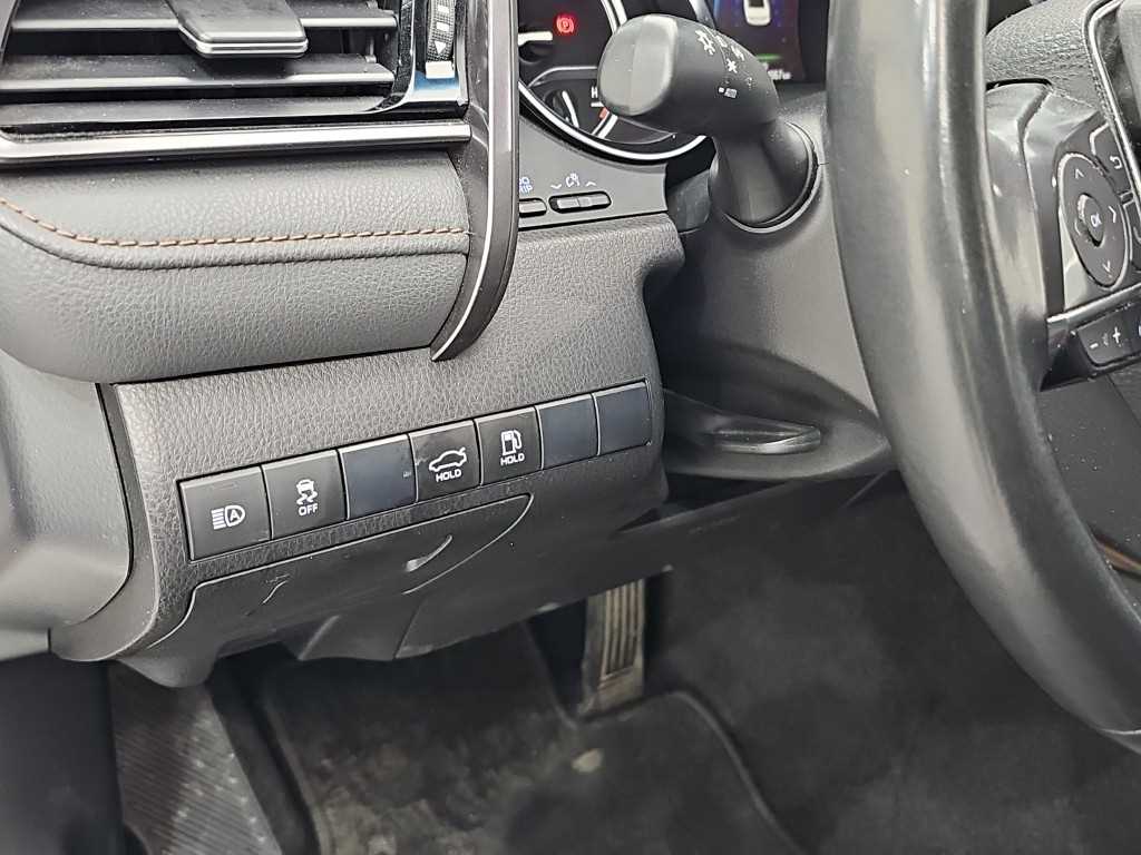 Toyota Camry — photo 17