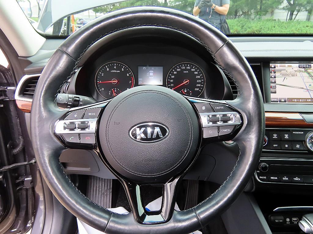 Kia K7 — photo 08