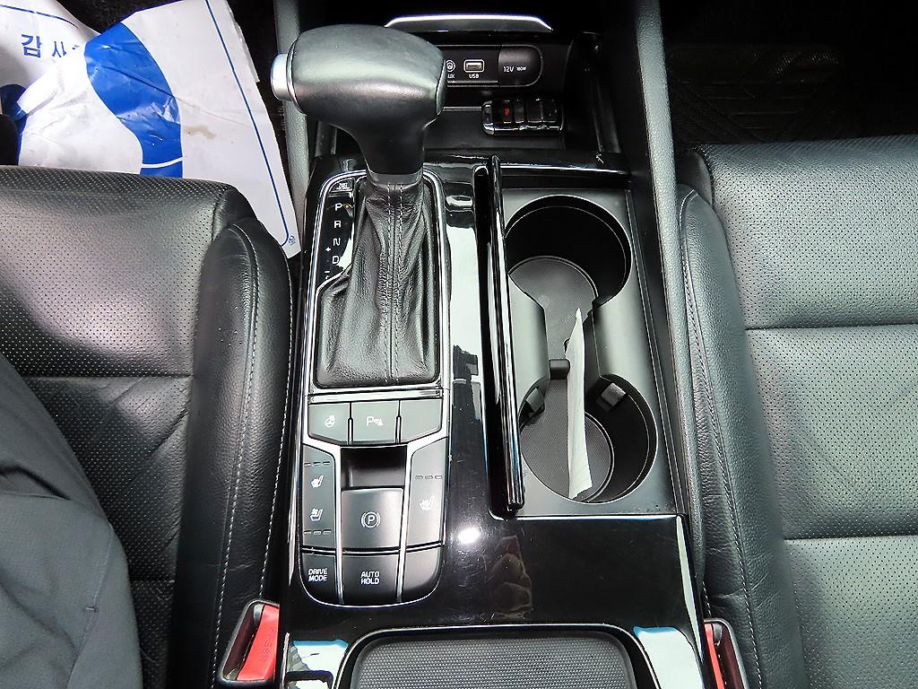 Kia K7 — photo 10