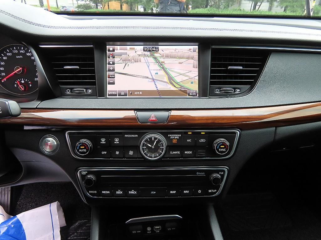 Kia K7 — photo 13