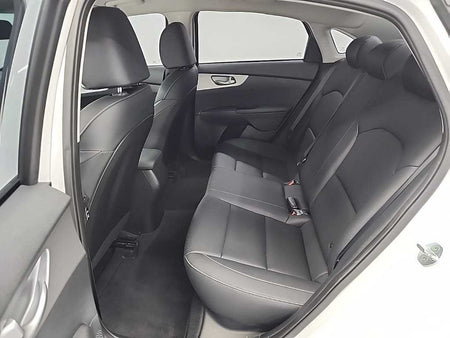 Kia K3 — photo 11
