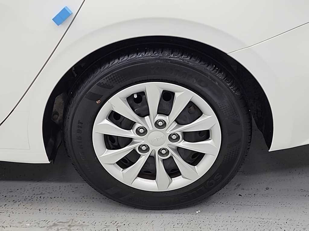 Kia K3 — photo 18