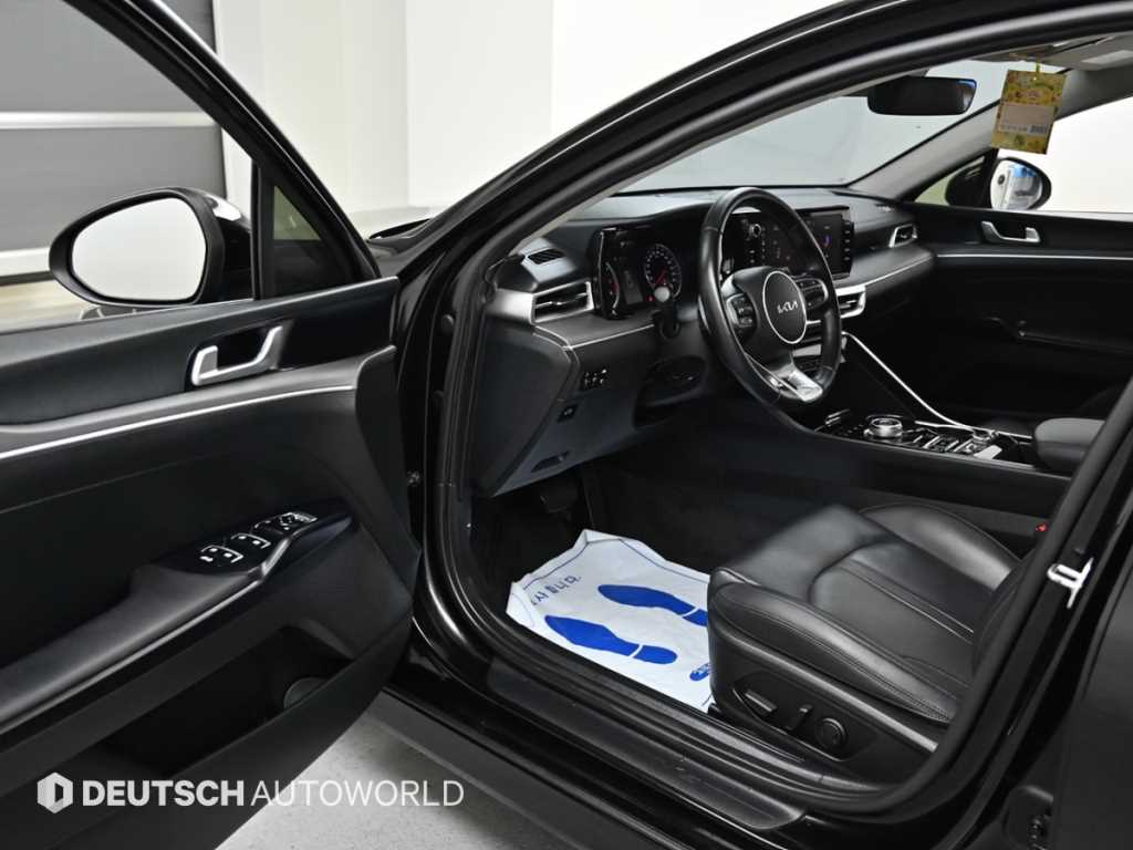 Kia K5 — photo 11