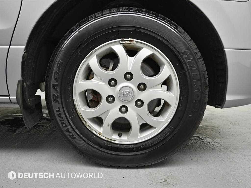 Hyundai Starex — photo 05