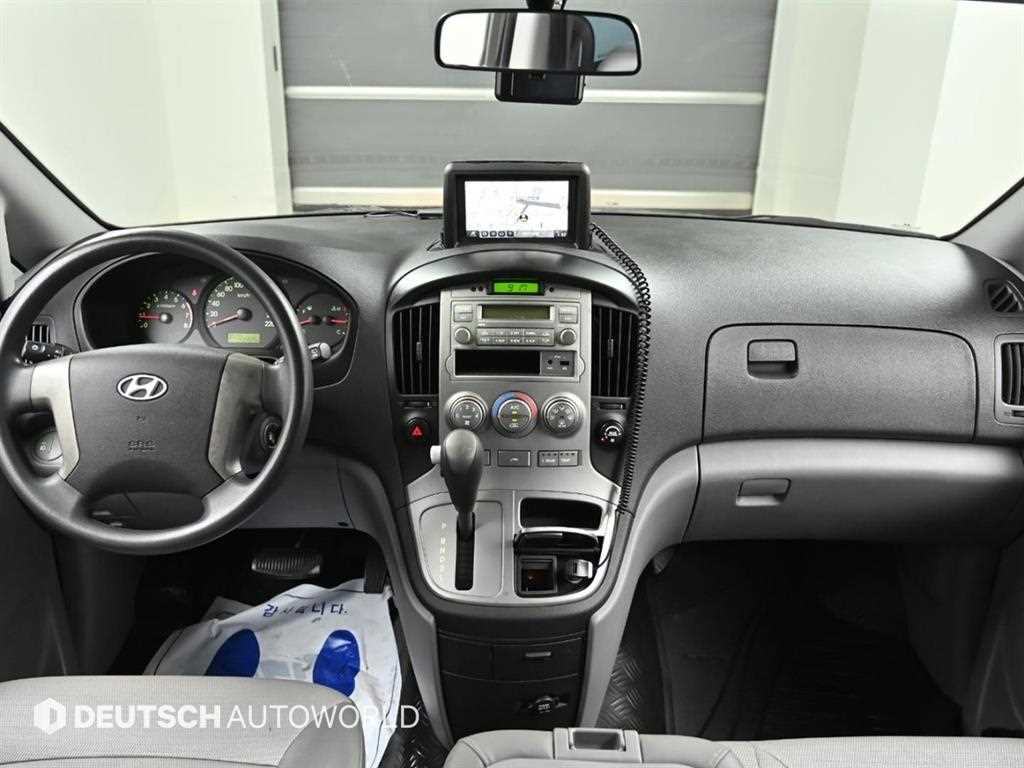 Hyundai Starex — photo 07