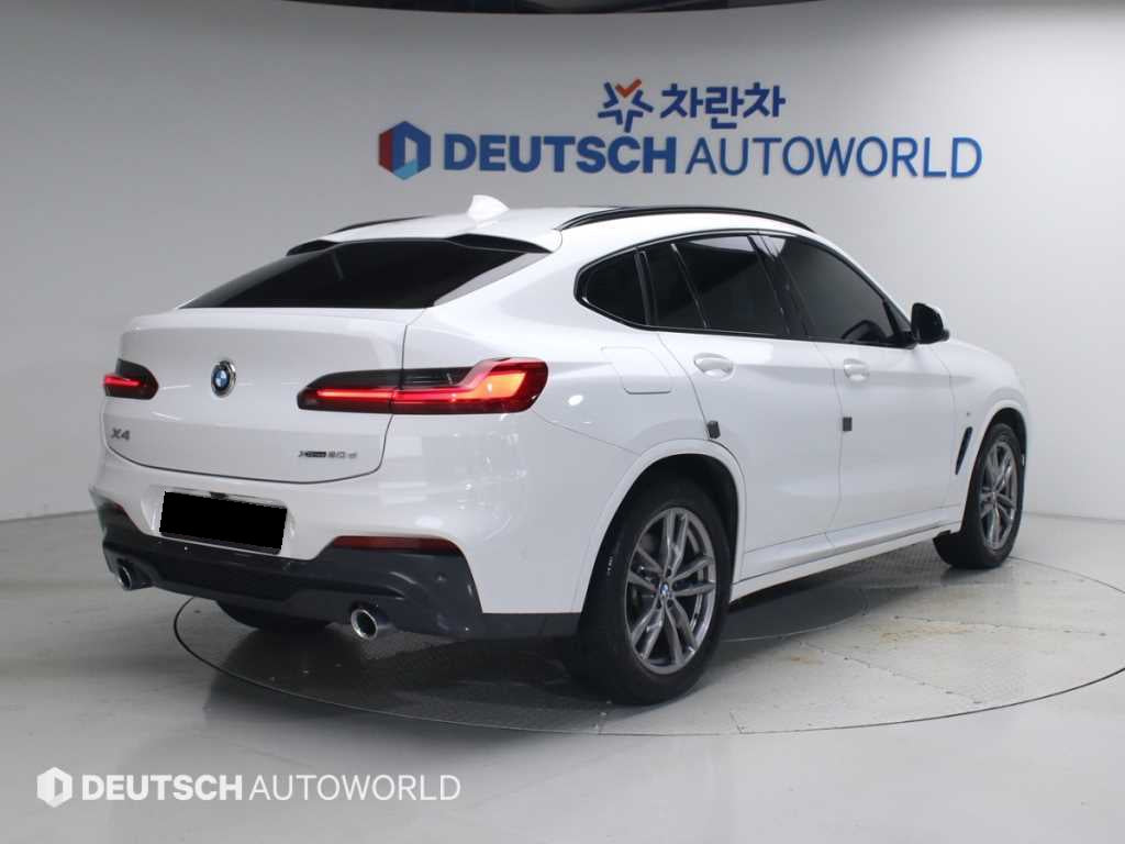 BMW X4 — photo 02