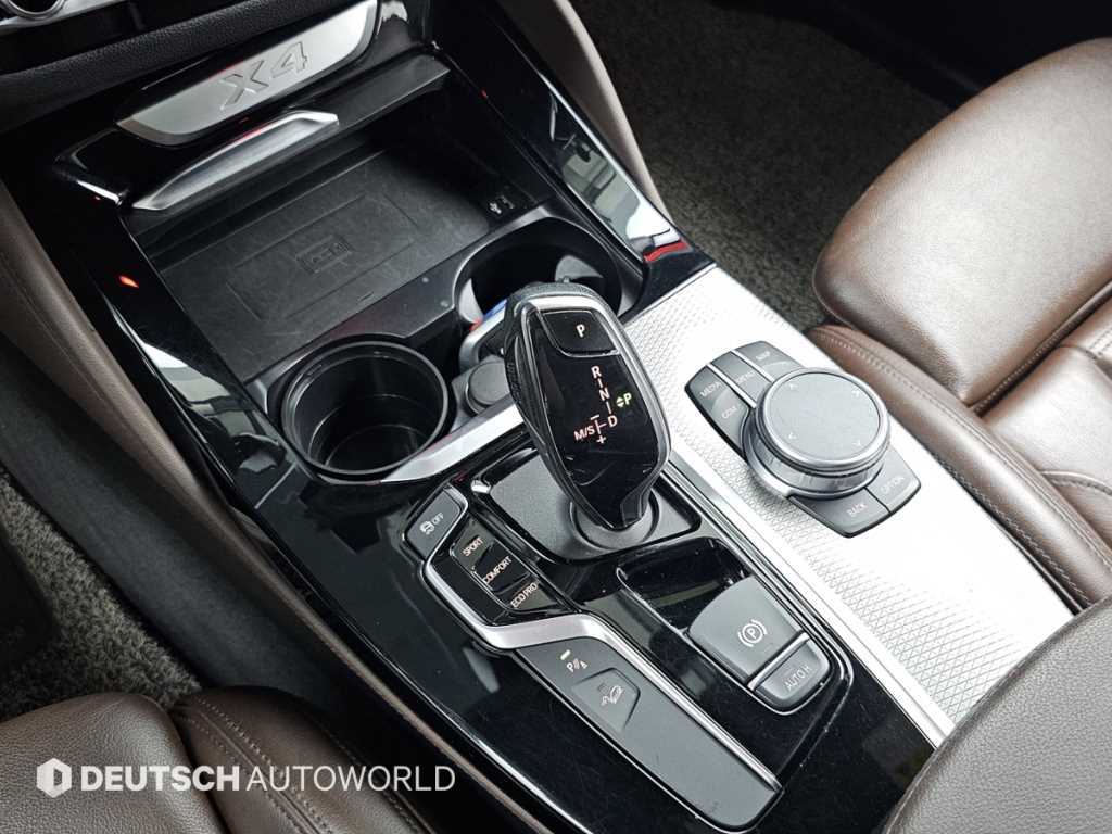 BMW X4 — photo 09