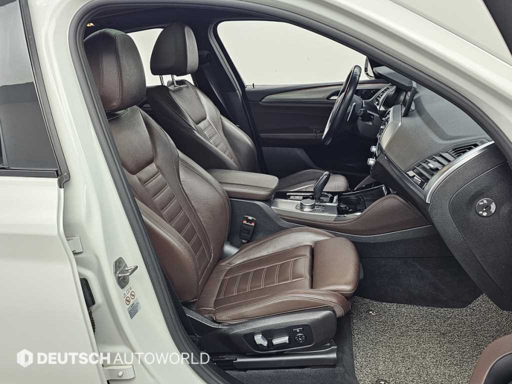 BMW X4 — photo 10