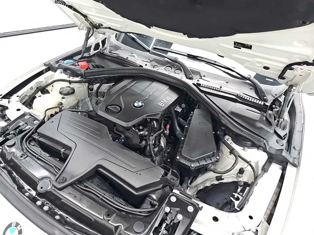 BMW 3-Series — photo 05