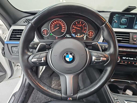 BMW 3-Series — photo 09